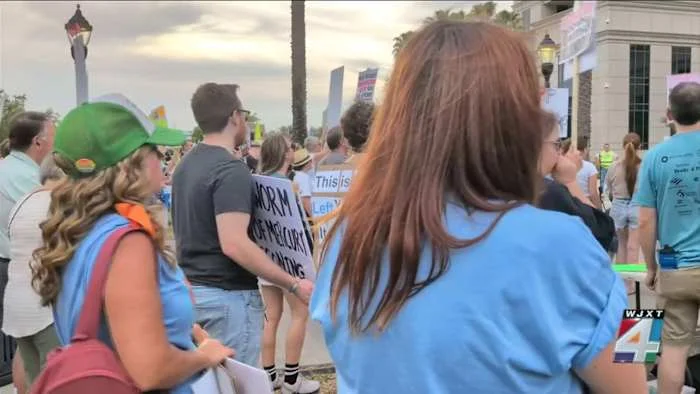 Is Florida Dooming Its Future by Shortchanging Teachers? The Alarming Truth Behind the Rankings