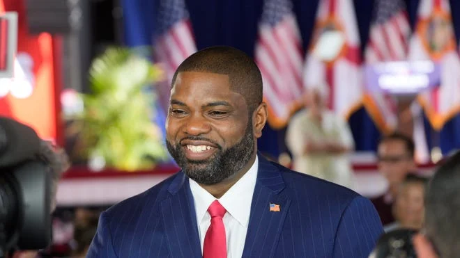 Could Florida’s Next Governor Come from Outside the Parties?